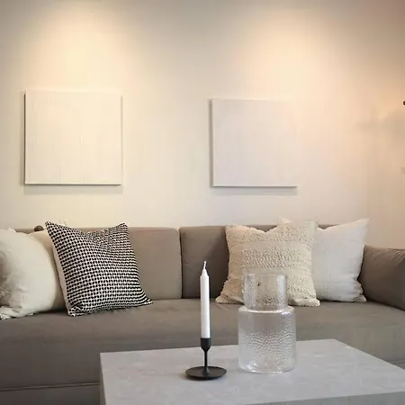 Apartment Live In A Stylish In The Center Of